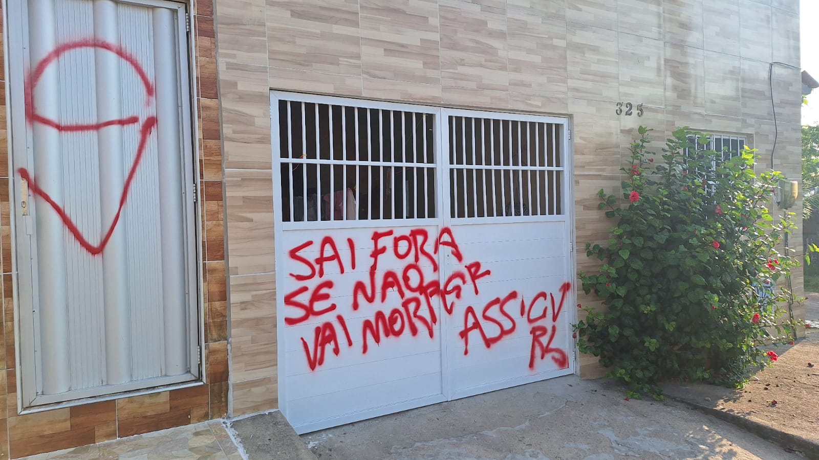Moradores abandonam conjunto habitacional após ameaças de facção criminosa em Fortaleza