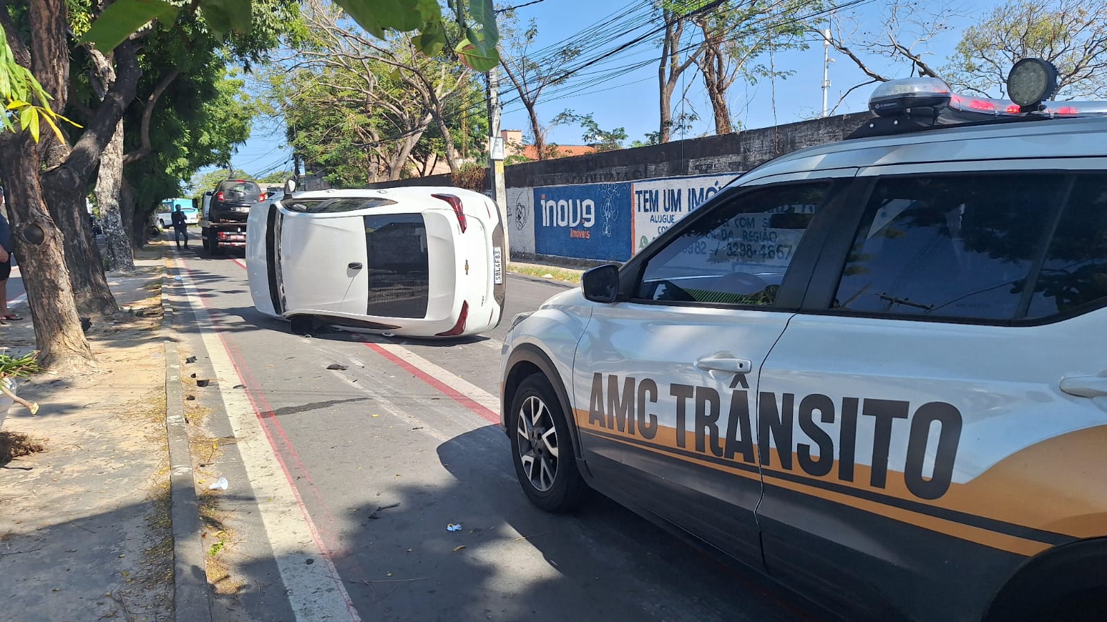 Colisão entre veículos interdita trânsito por mais de duas horas na Maraponga
