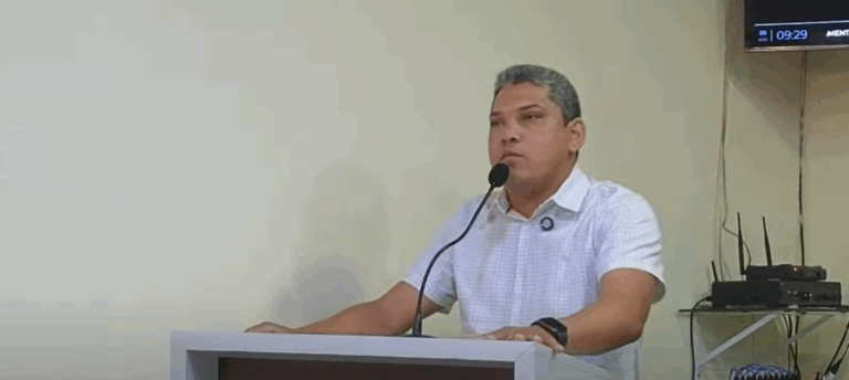 Prefeito de Barreira propõe novo código de trânsito e libera circulação de “motos de estouro”