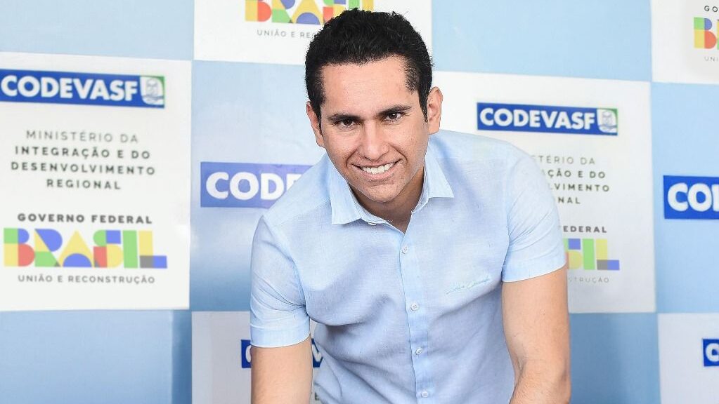 Deputado Domingos Neto garante R$ 10 milhões para construção de seis laticínios no Ceará