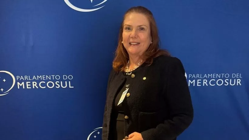 Deputada Fernanda Pessoa é empossada como parlamentar do Parlasul, no Uruguai