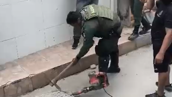 Polícia Militar destrói barricadas erguidas pelo CV em Fortaleza
