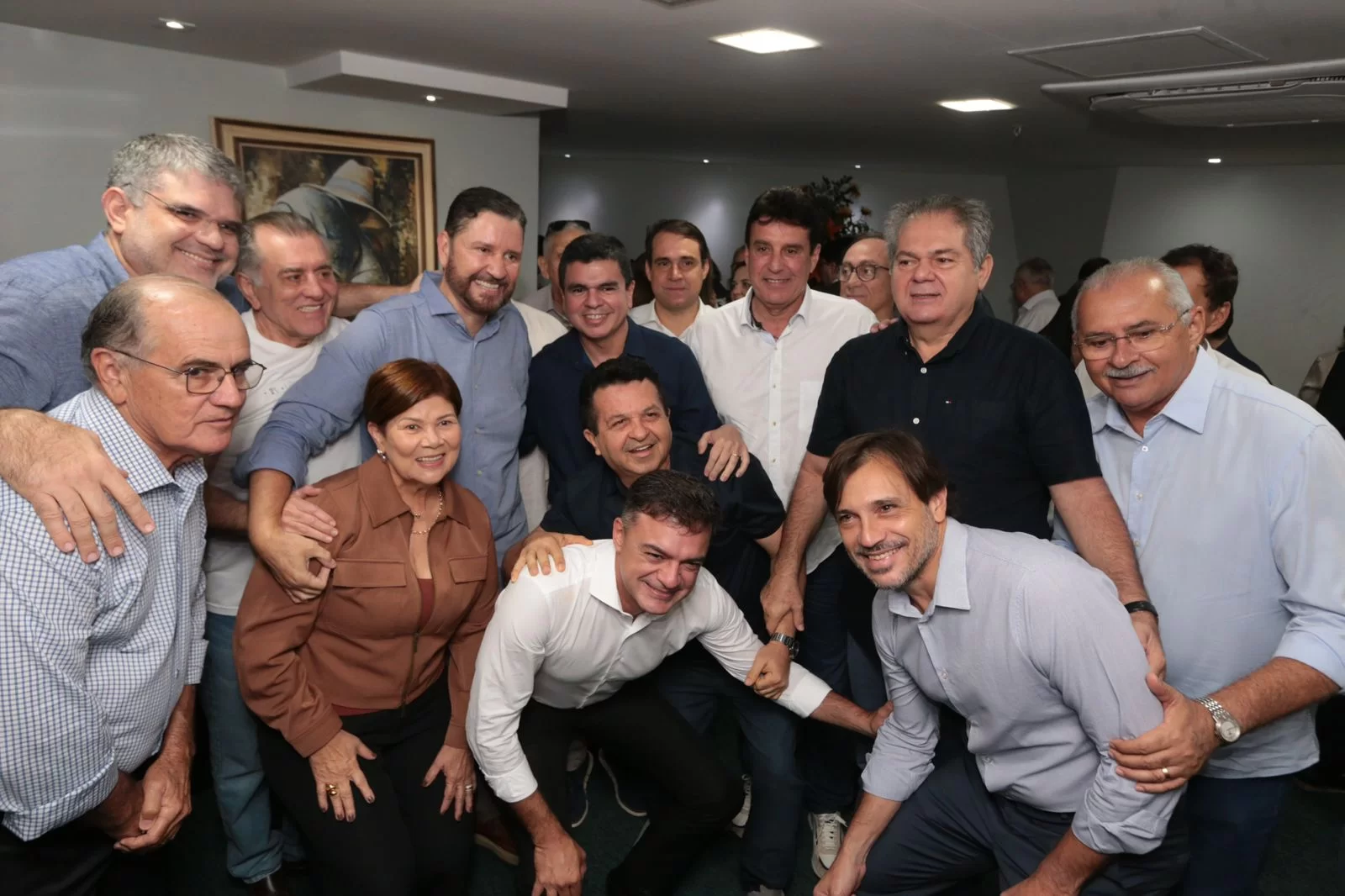 Romeu Aldigueri reúne lideranças da base e da oposição em festa de aniversário