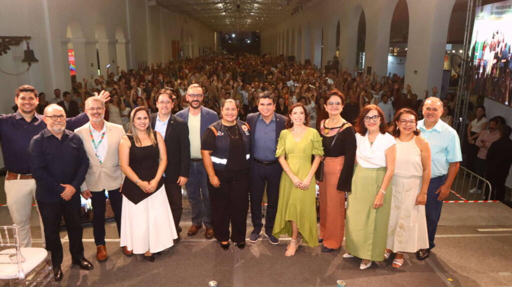 Sesa empossa 198 servidores da saúde no Ceará