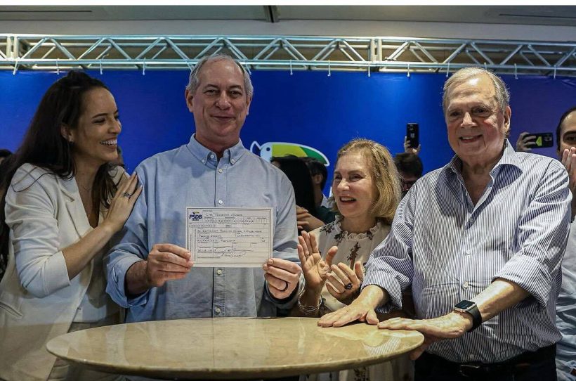 Senador veta discursos e provoca saia justa em evento de filiação de Ciro Gomes