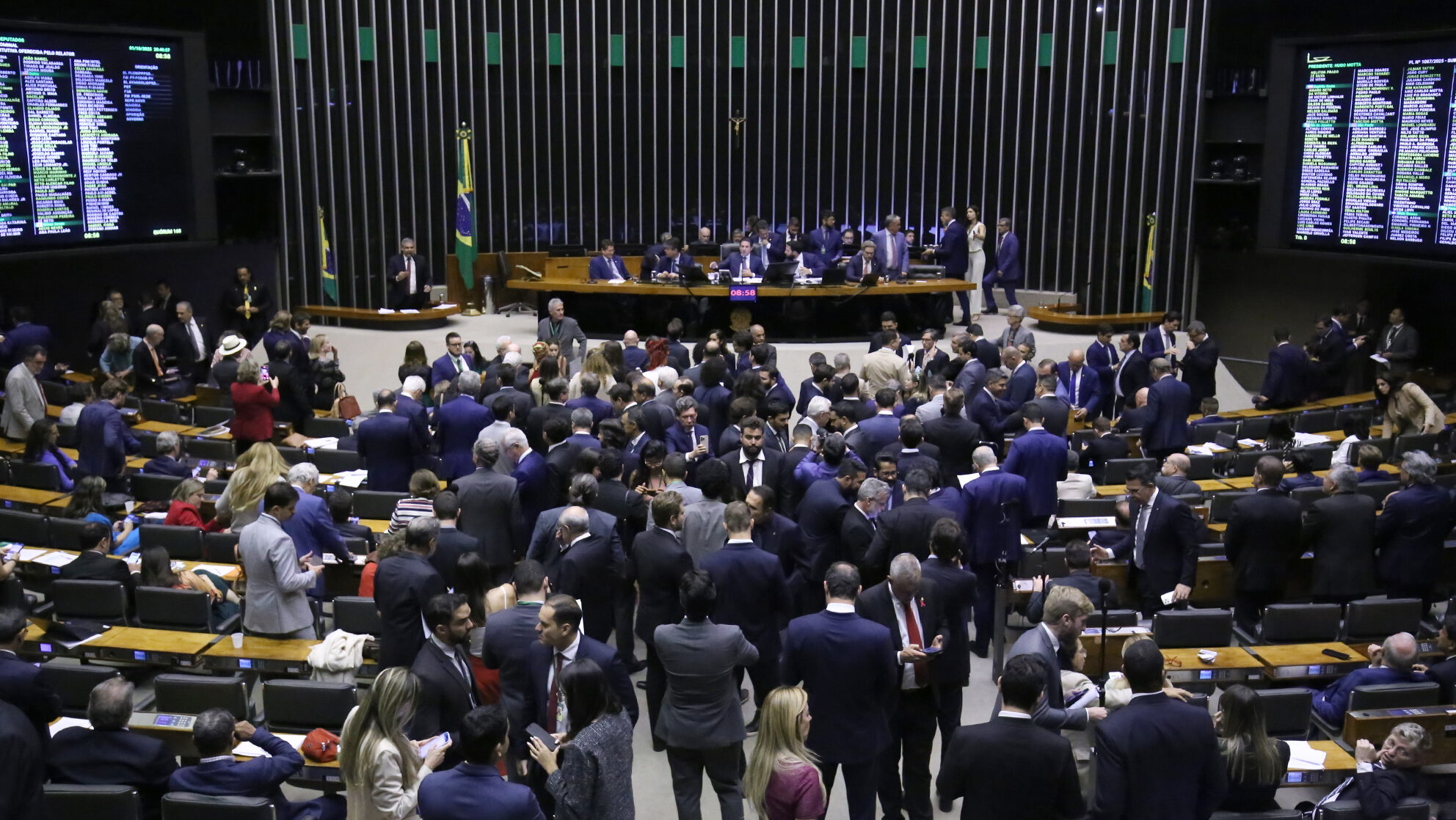 Confira como votaram os deputados cearenses na retirada de pauta da MP do IOF