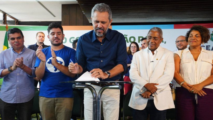 Elmano sanciona ampliação da CNH Popular para estudantes de graduação e ensino técnico