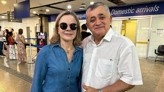 Gleisi Hoffmann demite indicado de Moses em retaliação que agrada Guimarães