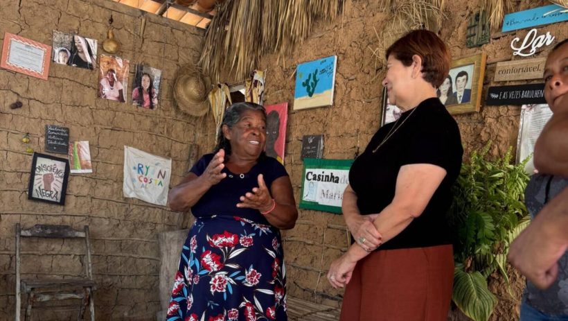 Jô Farias apresenta projetos de valorização da cultura quilombola e das tradições do Ceará