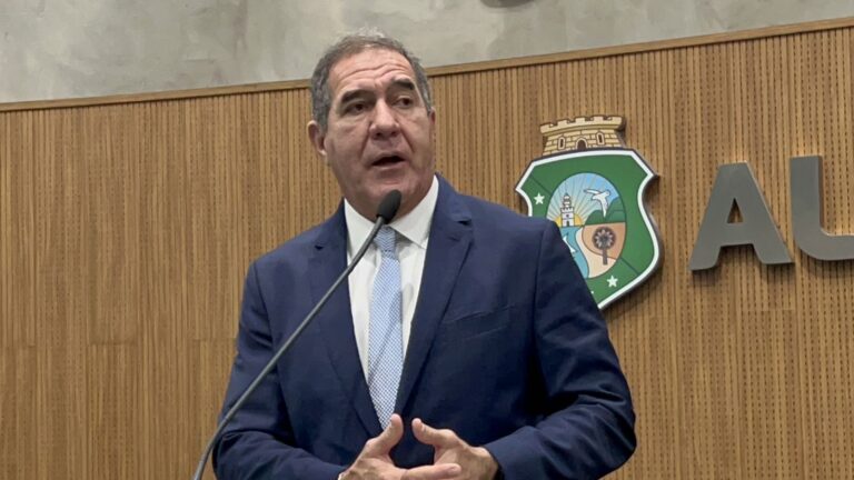 Luiz Gastão destaca papel das micro e pequenas empresas em sessão solene na Alece