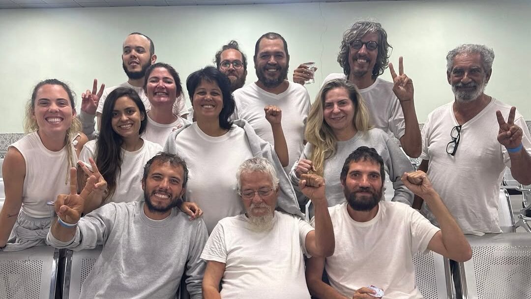 Luizianne Lins é libertada após ter flotilha interceptada por forças israelenses