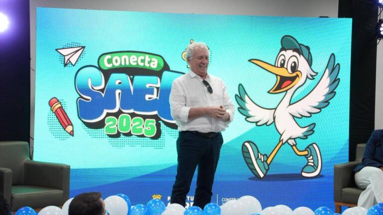 Prefeito de Sobral anuncia pagamento de ⅓ de férias de professores