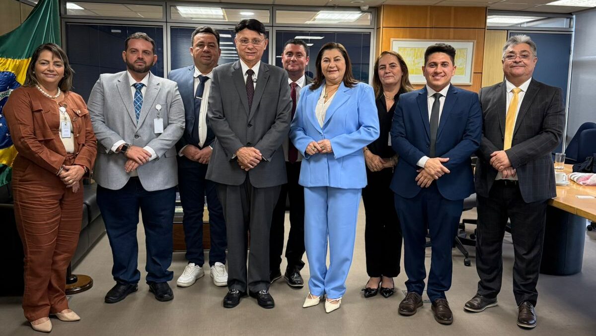 Vicente Aquino prepara despedida da Anatel e mira vaga na Alece em 2026