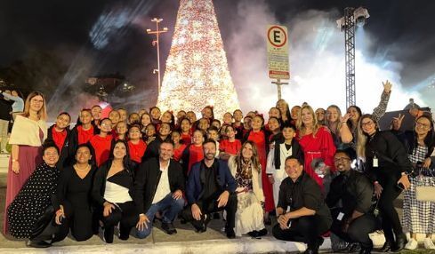 Crianças de Aquiraz se apresentam com Andrea Bocelli em São Paulo