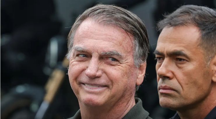 Bolsonaro é preso e vai para Superintendência da PF