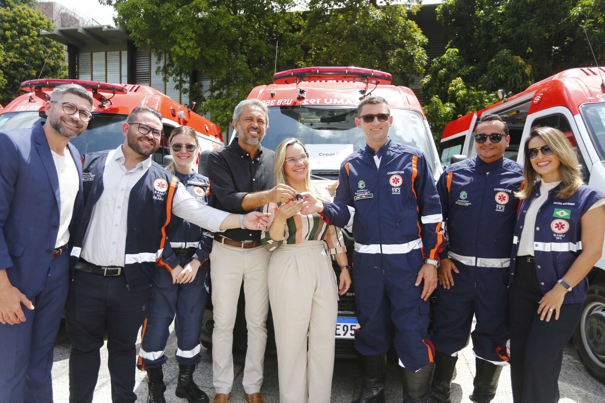 Governador Elmano entrega ambulâncias para o Samu 192 Ceará em 10 municípios