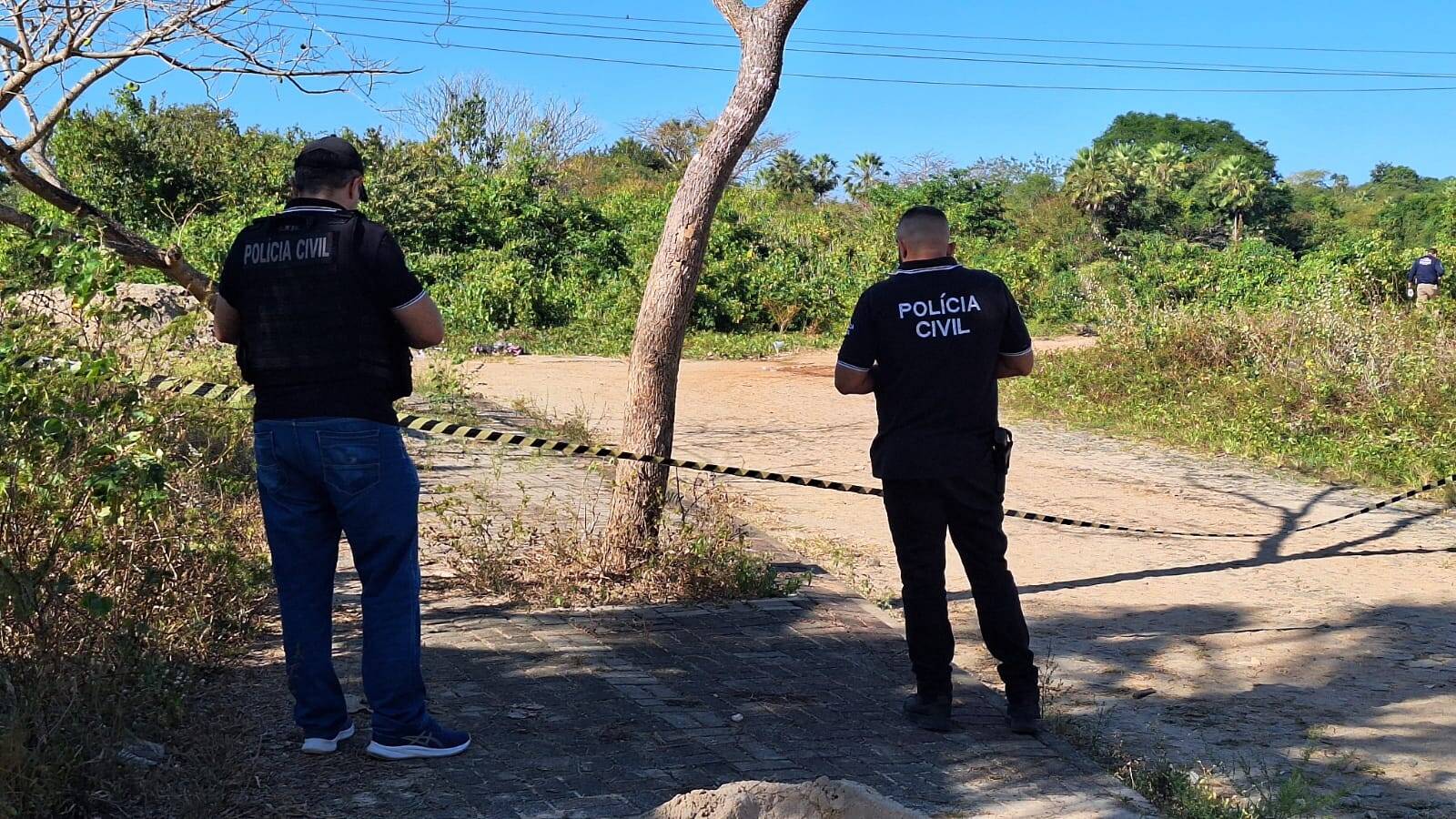 Três pessoas são encontradas mortas em área de mata na periferia de Fortaleza