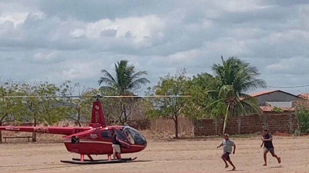 Helicóptero faz pouso de emergência e ocupantes são assaltados em Itapiúna