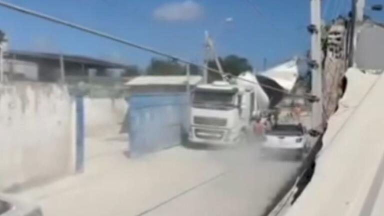 Explosão de caminhão betoneira assusta moradores na Paupina