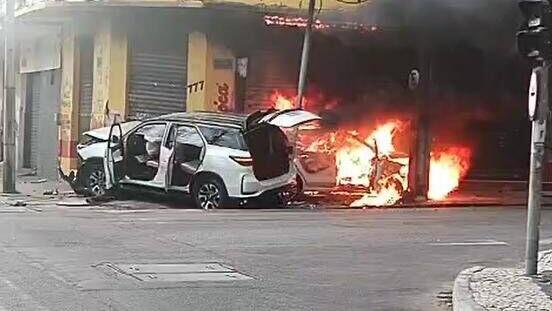Colisão entre carro de aplicativo e picape deixa três feridos no Centro de Fortaleza