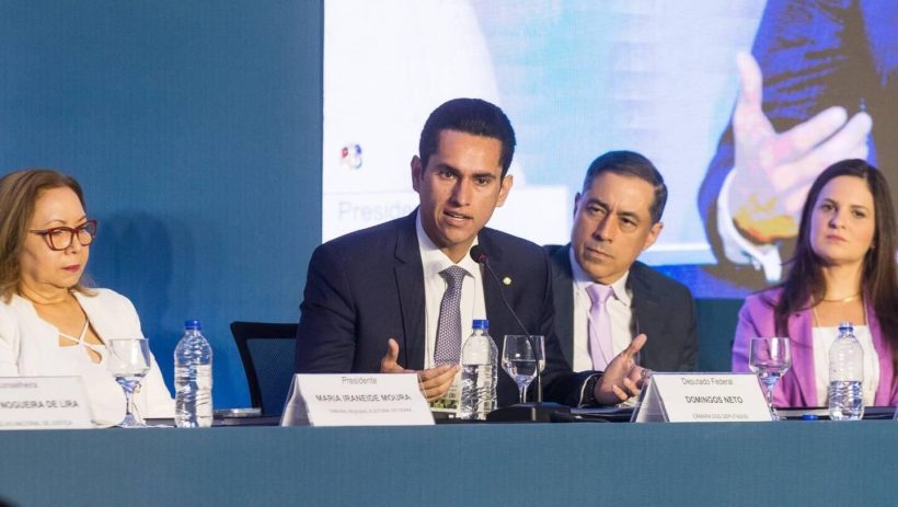 Domingos Neto defende atualização da legislação dos planos de saúde