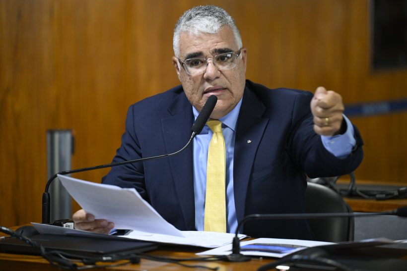 CPI do Crime Organizado (CPICRIME) realiza reunião para ouvir dois depoimentos. 

A finalidade da comissão é apurar a atuação, expansão e o funcionamento de organizações criminosas no território brasileiro, em especial de facções e milícias, de modo a permitir a identificação de soluções adequadas para o seu combate, especialmente por meio do aperfeiçoamento da legislação atualmente em vigor. 

Senador Eduardo Girão (Novo-CE) em pronunciamento à bancada.

Foto: Andressa Anholete/Agência Senado
