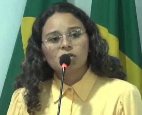 Vereadora de Canindé manda governador Elmano criar vergonha na cara