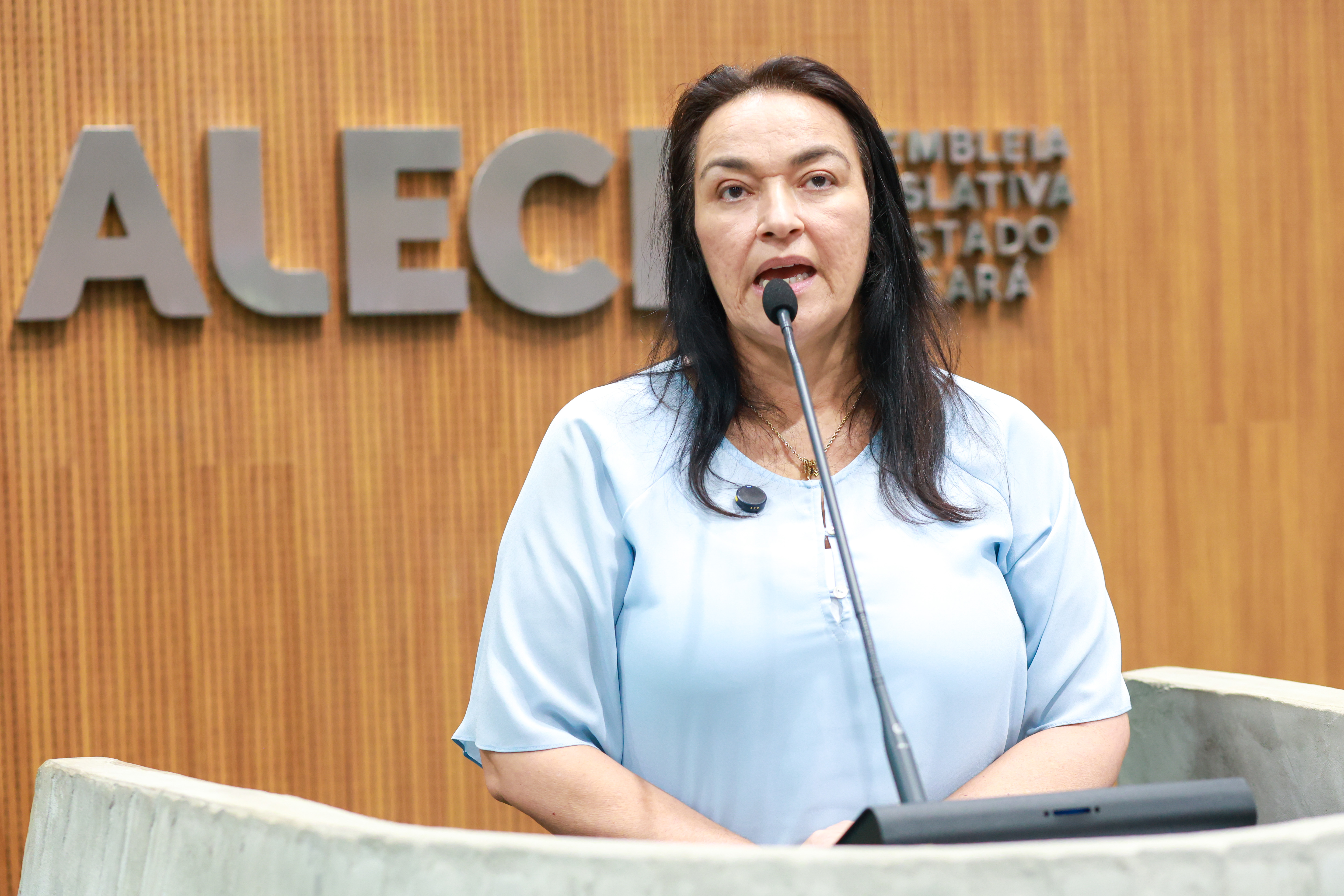 Deputada Dra. Silvana elogia ação rápida da PMCE após ser assaltada em Fortaleza
