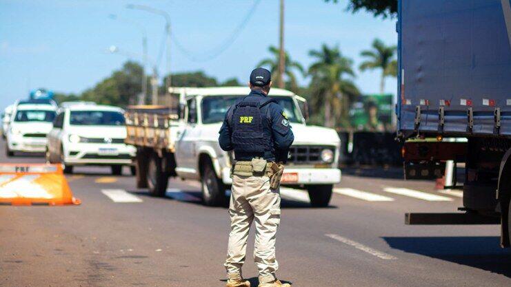PRF amplia atuação em rodovias federais durante período do ano novo