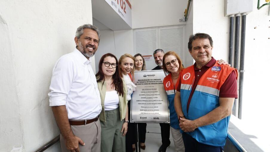 Governador Elmano e prefeito Evandro entregam novos leitos de UTI na Santa Casa de Misericórdia