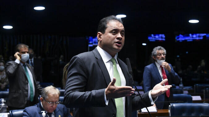 Senador Weverton Rocha é alvo de operação da PF contra desvios no INSS