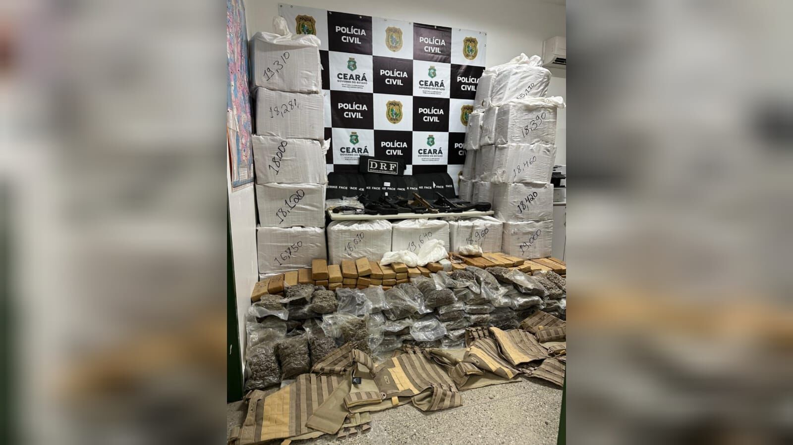 PCCE desativa “bunker” e apreende quase uma tonelada de drogas em Aquiraz