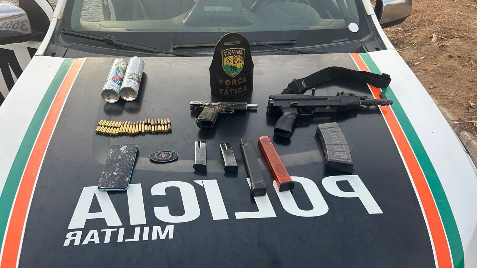 Força Tática da PM apreende fuzil e pistola durante patrulhamento em Cariré