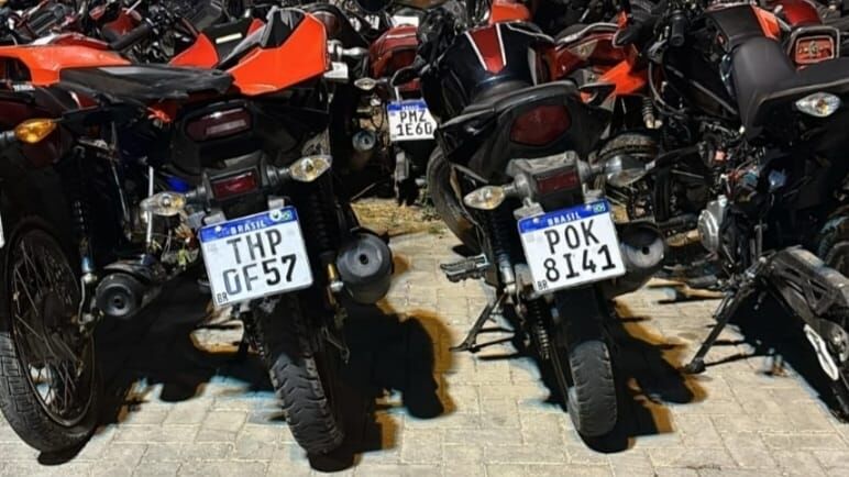 Polícia apreende quatro motocicletas roubadas após confronto em Maracanaú