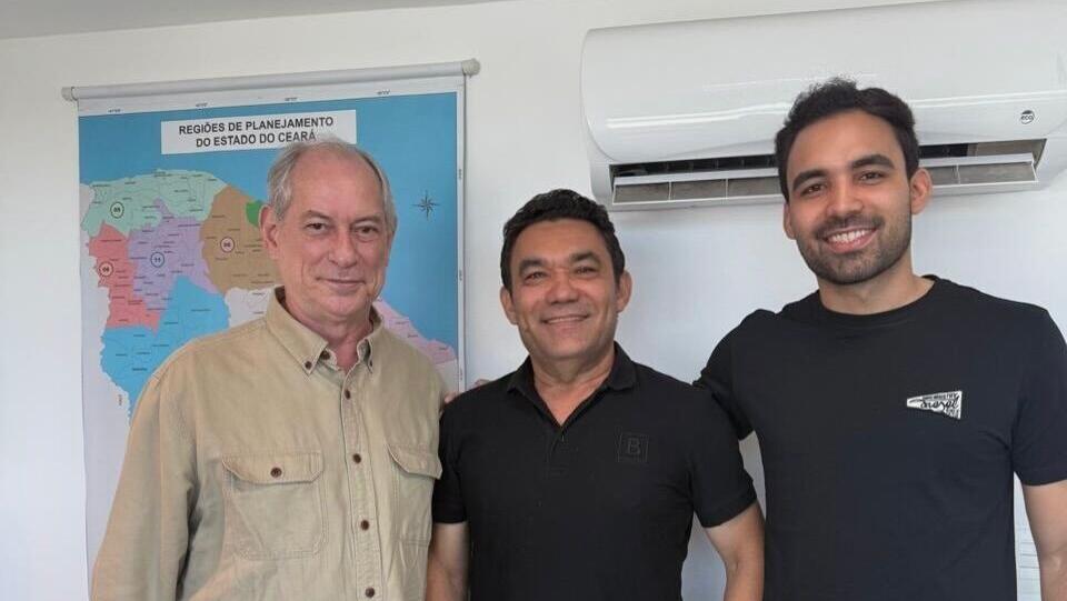 Ciro Gomes se reúne com Matheus e Genecias Noronha para discutir eleições de 2026