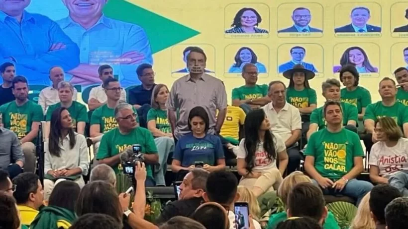 Valdemar Costa Neto e Flávio Bolsonaro ligam para André e criticam postura de Michelle