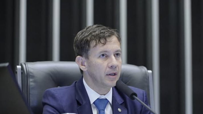 PF deflagra operação contra deputado Eduardo Velloso por suspeita de desvio de emendas