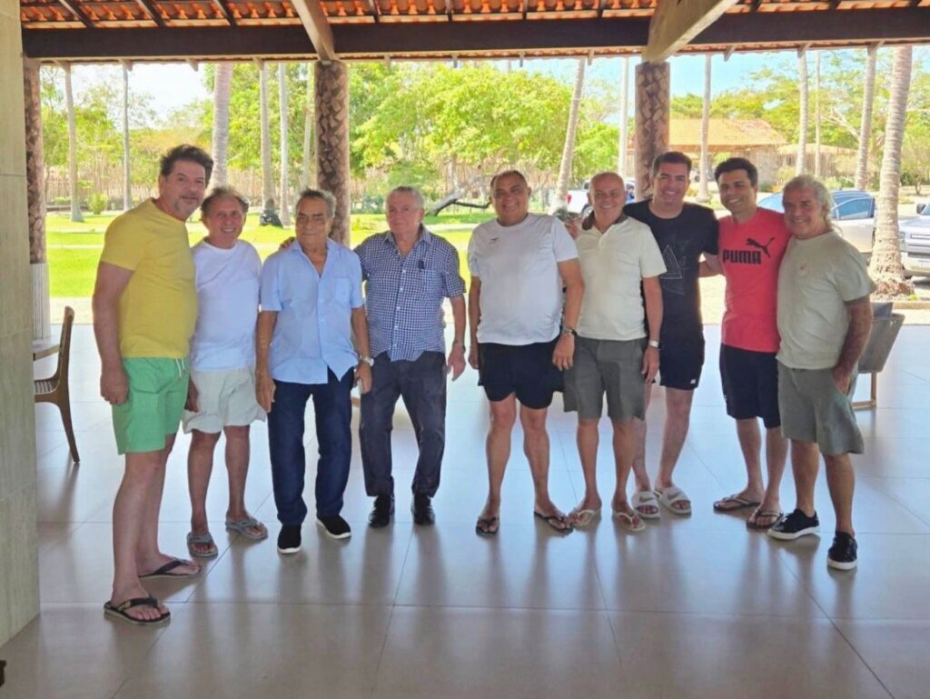 Cid Gomes reaparece após festival de entrevistas de Ivo