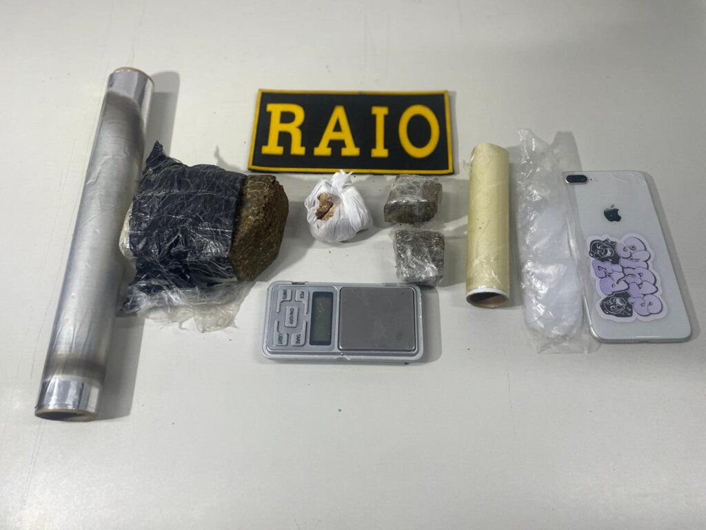 Homem é preso com drogas e material para tráfico no bairro Dom Expedito
