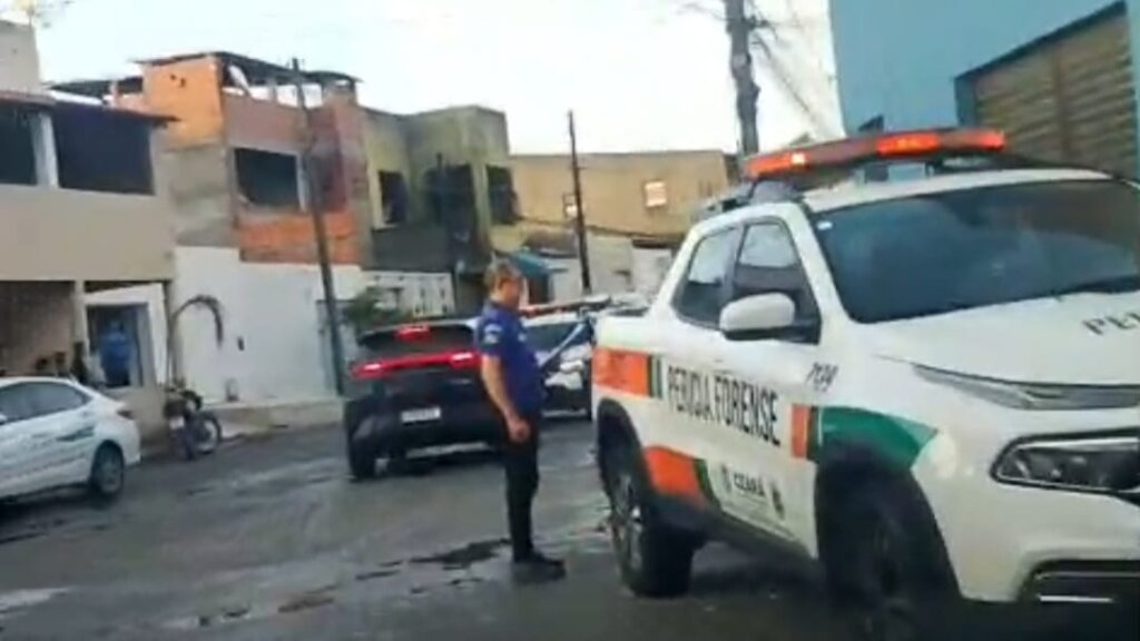 Dupla é executada dentro de casa durante a madrugada no bairro Curió