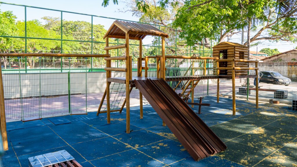 Prefeitura de Maracanaú entrega novas praças na Pajuçara com investimento de R$ 1,3 milhão