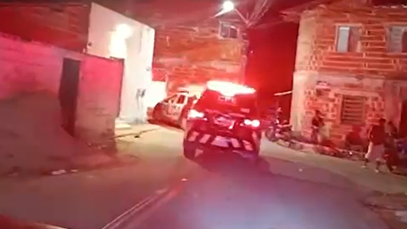 Membros do CV atacam provedores de internet e deixam 3 mil clientes sem conexão no Pecém