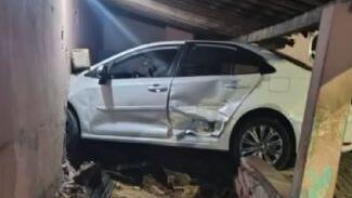 Motorista embriagado atropela motociclista e destrói casa em Caucaia