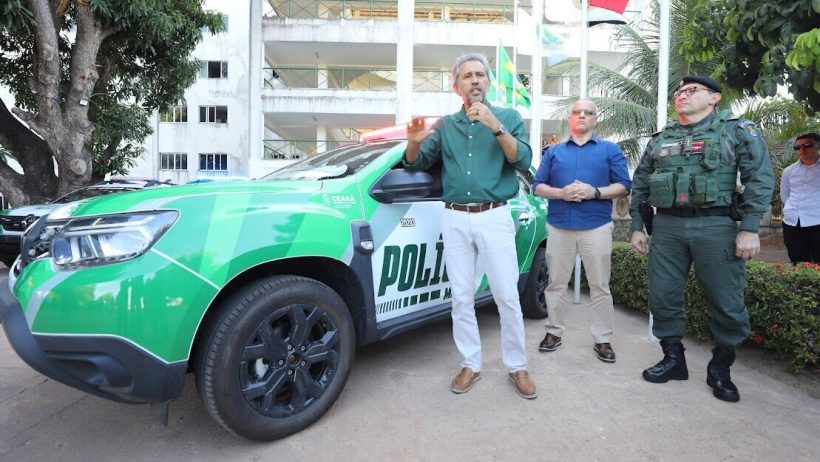 Governador Elmano faz entrega de viaturas semiblindadas para Polícia Militar