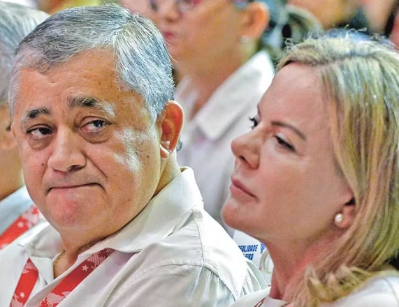 Gleisi repreende José Guimarães por fala sobre PEC da Segurança Pública