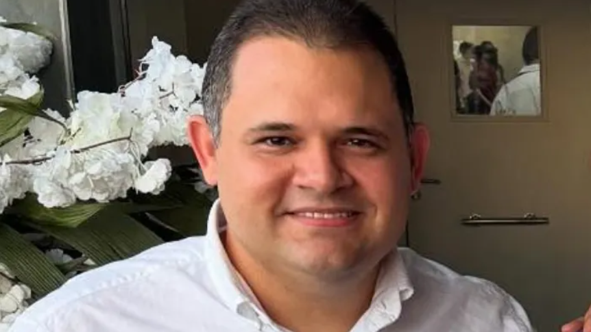 Marido da prefeita de Pires Ferreira e pai da vice são presos em operação do MPCE na Prefeitura