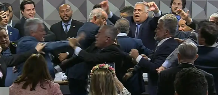 Deputados trocam agressões após votação sobre sigilo de Lulinha