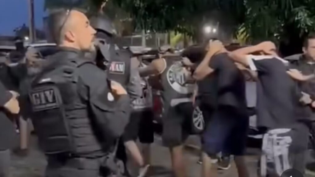 Confronto entre torcedores de Ceará e Fortaleza termina com mais de 360 detidos