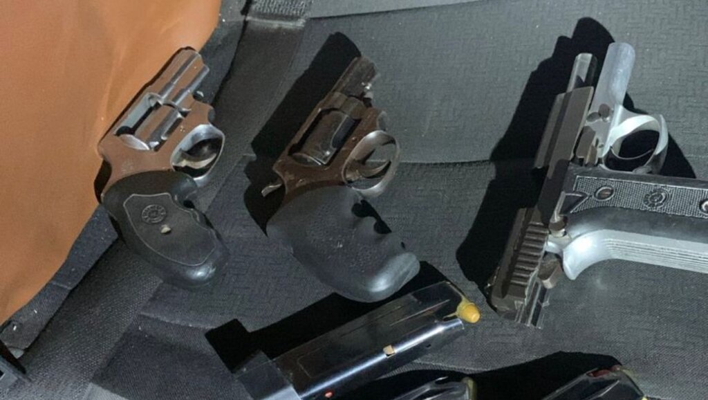 Troca de tiros em intervenção policial deixa quatro mortos e um ferido em Barreira