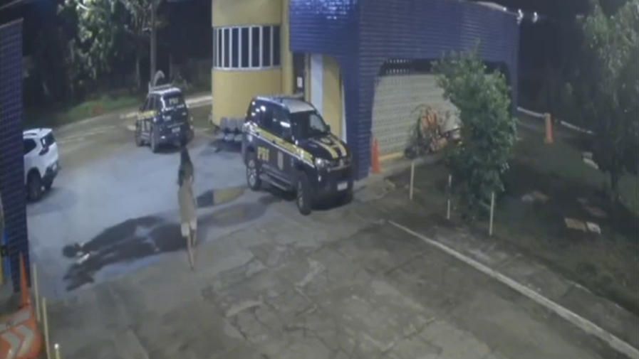 Mulher salta de carro em movimento para escapar de agressões na BR-116, em Itaitinga